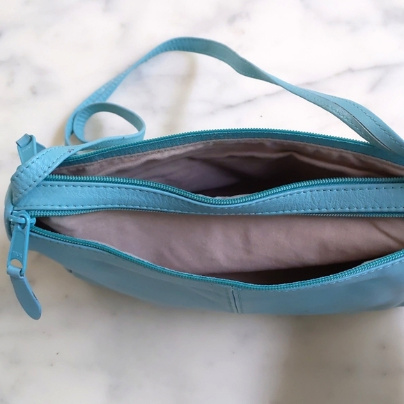 Genuine leather crossbody bag with two layers. - Picture 4 of 4